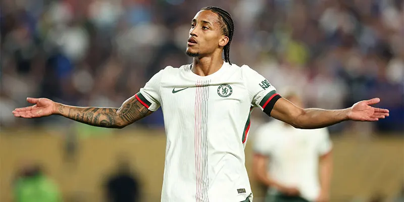 Joao Pedro là bản hợp đồng rất được quan tâm bởi fan hâm mộ The Blues