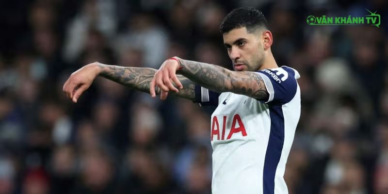 Tottenham giữ chân Cristian Romero