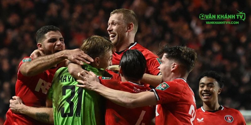 Charlton tự tin hành quân đến sân Cambridge với phong độ ấn tượng.