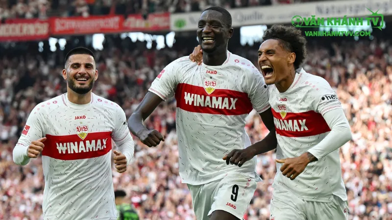 Cologne chuẩn bị lực lượng với Waldschmidt và Thielmann dẫn dắt tấn công